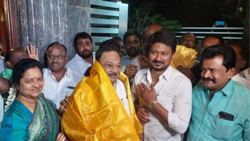 Minister Udayanidhi Stalin meet his M.K Alagiri at madurai 