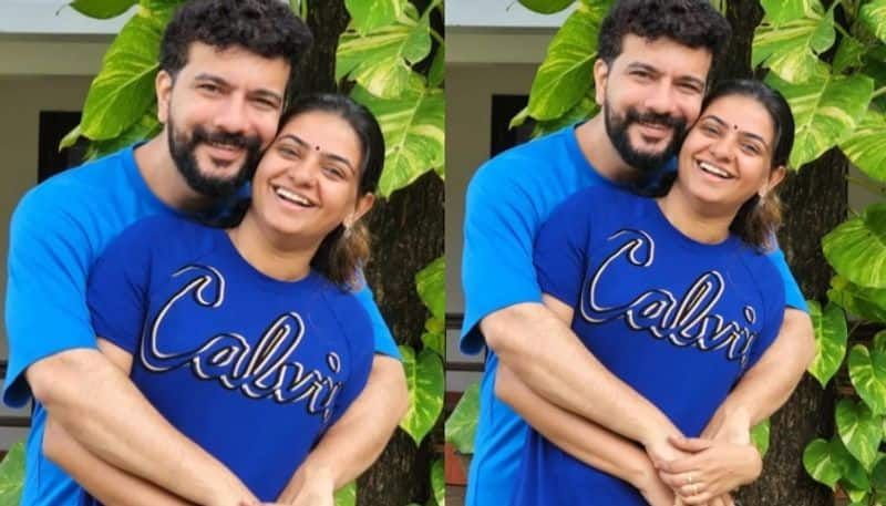 actor ramesh pisharody share wedding anniversary photo with wife