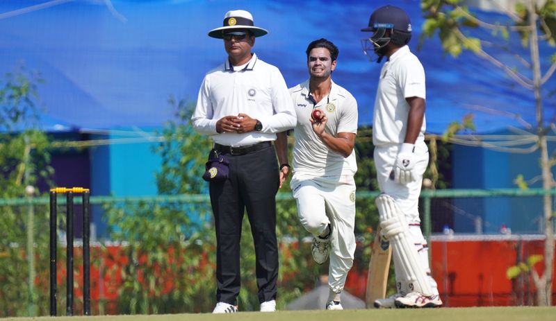 arjun tendulkar took five wickets for first time in ranji trophy