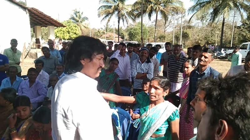 MLA Kumara Bangarappa was attacked by women against mining at soraba rav