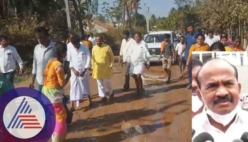 These are the Stubborn women were made the MLA Ramappa white Dhoti muddy sat