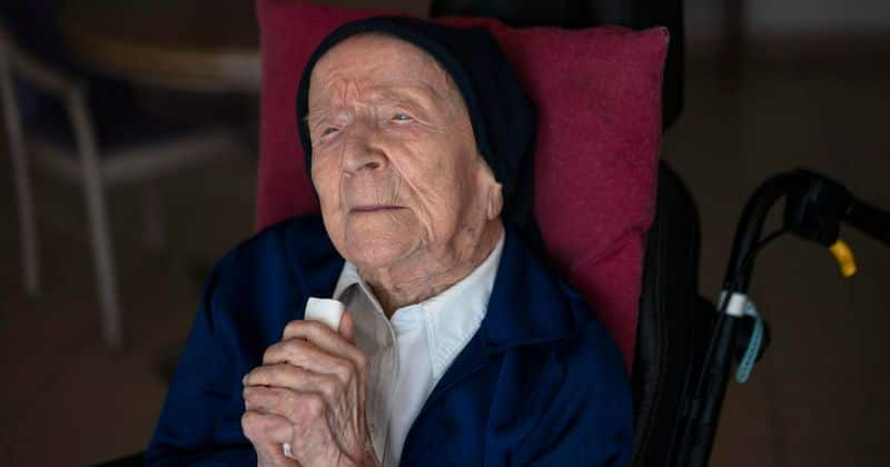 worlds oldest known person dies at 118 know secrets to healthy longevity