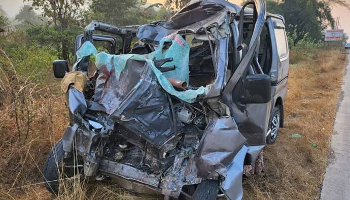 गोवा-मुंबई Highway पर ट्रक और कार की आमने-सामने से भीषण भिड़ंत, एक बच्चे सहित 9 लोगों की मौत