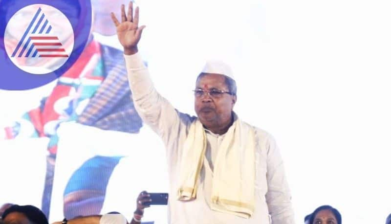 siddaramaiah came with his grandson dhawan rakesh during varuna campaign suh