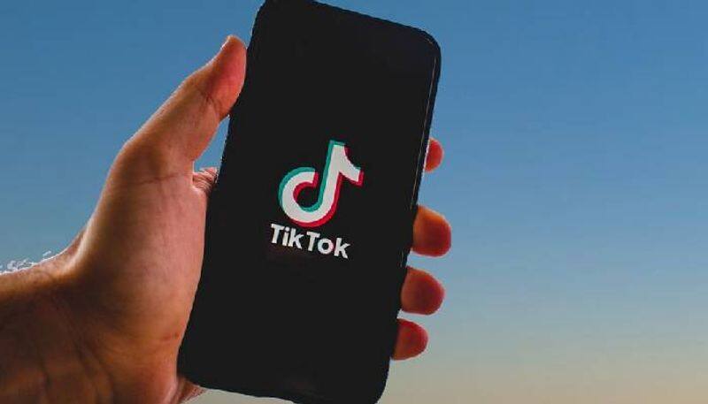 TikTok issues urgent SOS to US users, Pushes critical message as last ditch effort from getting banned avv