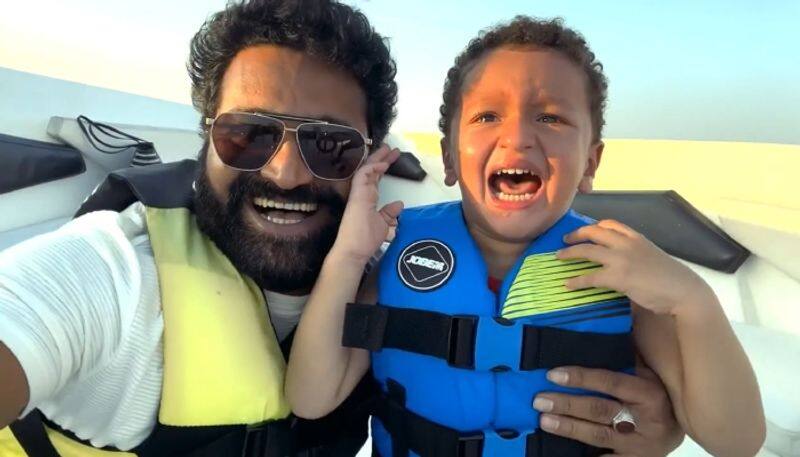 Kantara star Rishab shetty Dubai trip video viral on social media sgk