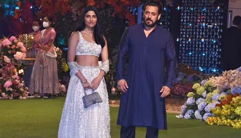 'Berozgar yojna ki part to nahi': Salman Khan trolled for promoting niece Alizeh at engagement ceremony vma