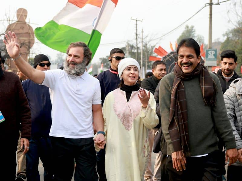 Urmila Matondkar,author Perumal Murugan  joined in Rahul Gandhi's Bharat Jodo Yatra in Jammu.