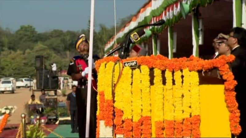 Republic Day flag hoisting in bengaluru by governor thawar chand gehlot in manekshaw parade ground ash