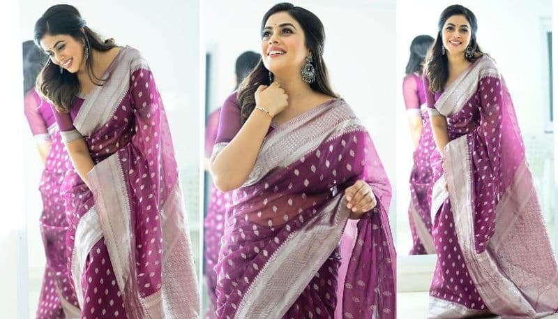 Actress Poorna mesmerizing in Saree Look