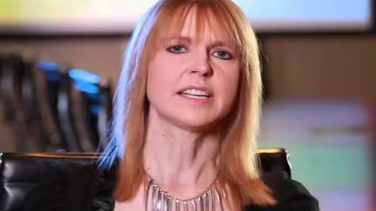 stingy millionaire woman