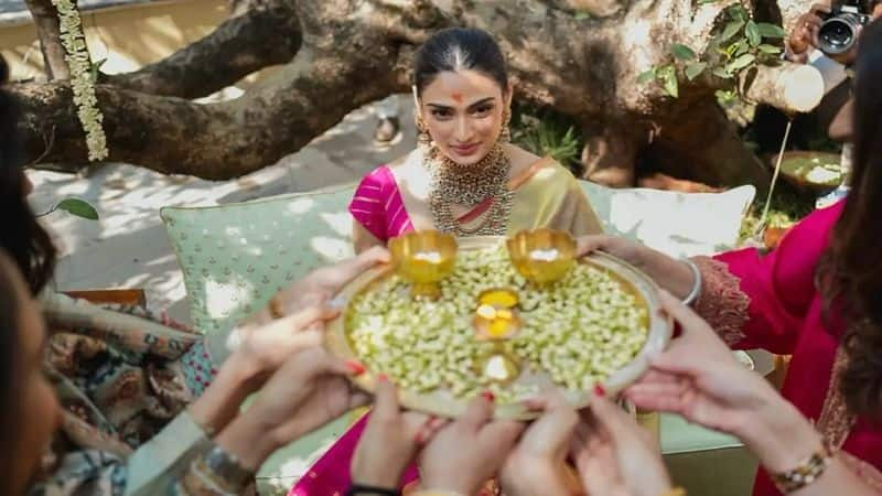 KL Rahul, Athiya Shetty's lovey-dovey photo will make your day; pictures from their pre-wedding ceremony out RBA