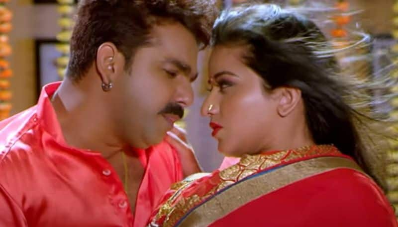 Monalisa SEXY photos, video: Bhojpuri actress, Pawan Singh's HOT bedroom song 'Pala Satake' goes viral-WATCH RBA