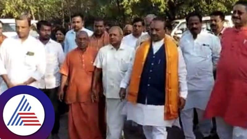 BL Santosh And KS Eshwarappa Visit Jnanayogashrama At Vijayapura gvd