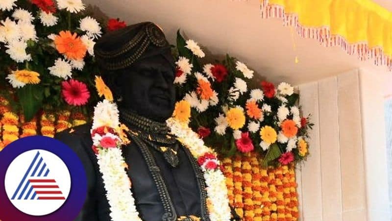 Vishnu memorial in the dark: Vishnu fans outraged against Govt at mysuru rav