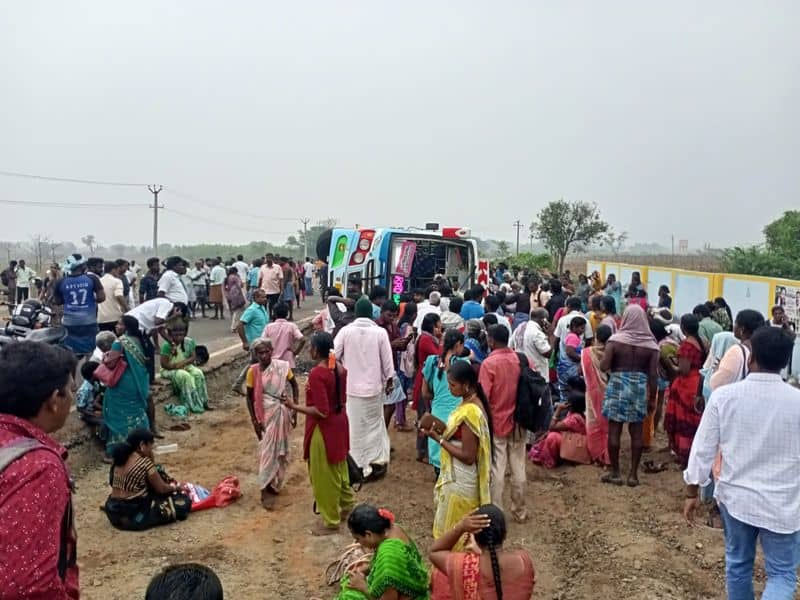 private bus accident in ariyalur district many of passengers severely injured