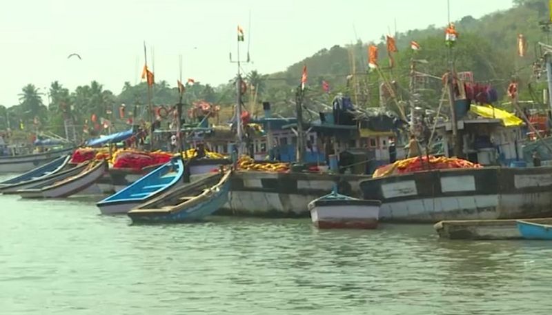 Six fishermen go missing in sea off Vizag lns