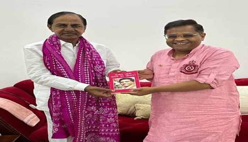 chhattisgarh Former CM Ajit Jogi Son Amit Jogi Meets Telangana CM KCR