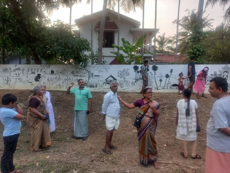 wall paintings in Chitrakoot are based on lyrics of the song Nammande Palakkad bkg