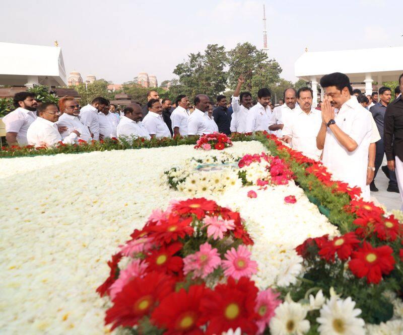 cm mk stalin pays respect to former cm annadurai on his memorial day