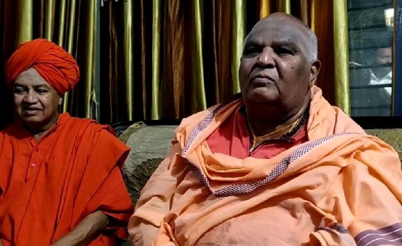 Kodimutt Seer predicts that there will be political instability in Karnataka skr