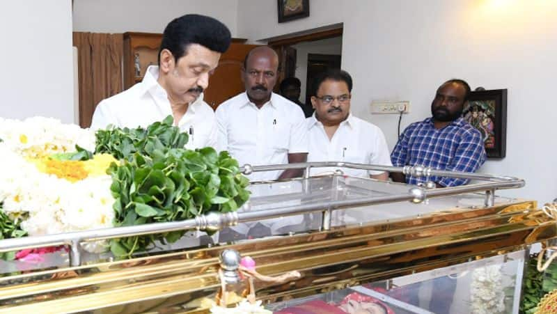 MK Stalin paid last respect to Singer Vani Jayaram