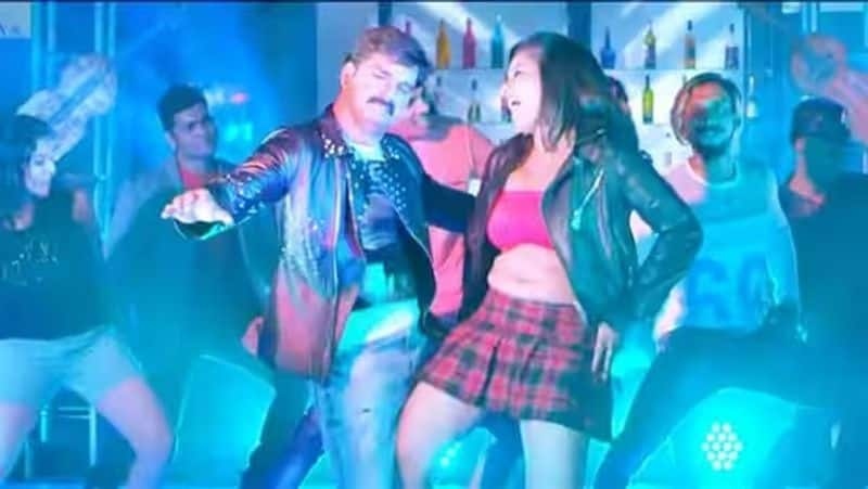 Bhojpuri SEXY video and pictures Actress Monalisa HOT dance moves with Pawan Singh RBA