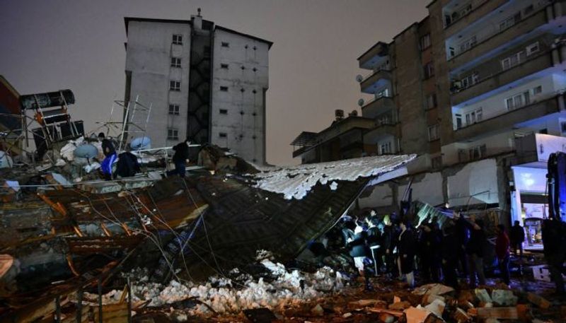 7.8 magnitude earthquake rocks Turkey Updates