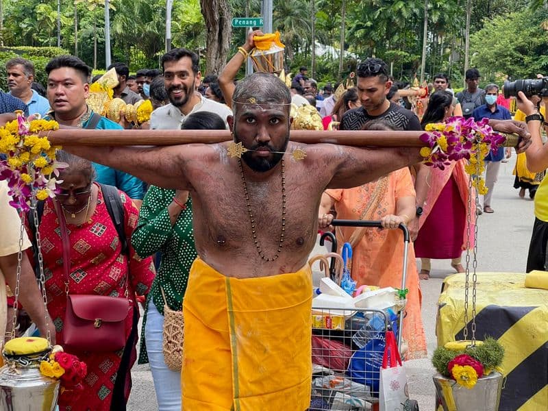 Tamils in Singapore strongly celebrated the first Thaipusam festival after the pandemic.