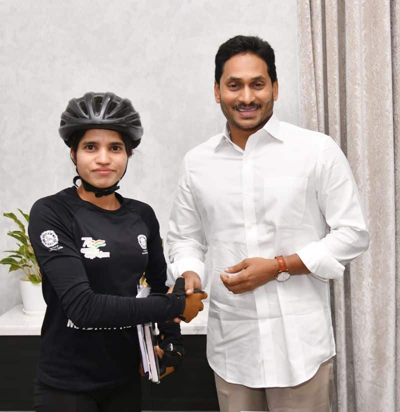 AP CM YS Jagan announced 10 Lakhs Incentive to cyclist Asha Malaviya