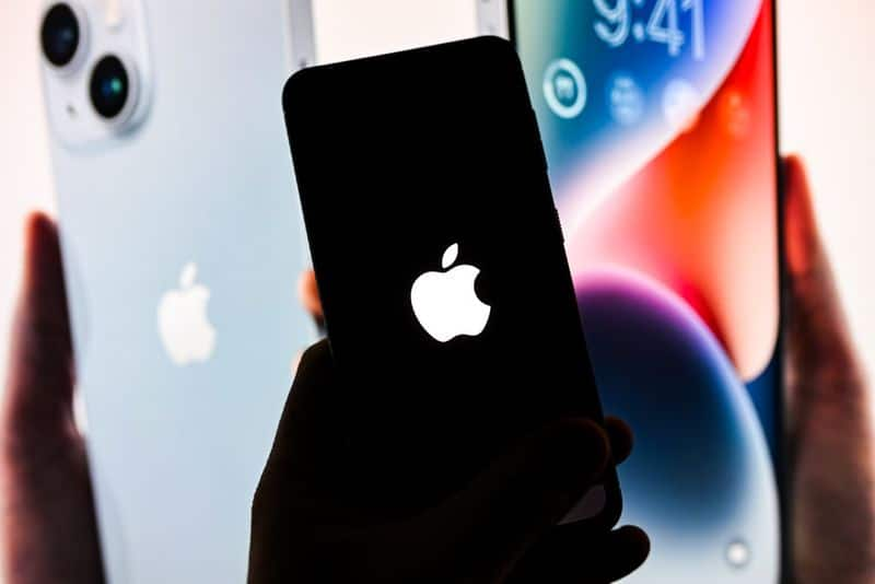 Apple loses top smartphone makes spot to THIS company as iPhone shipments drop: Report gcw