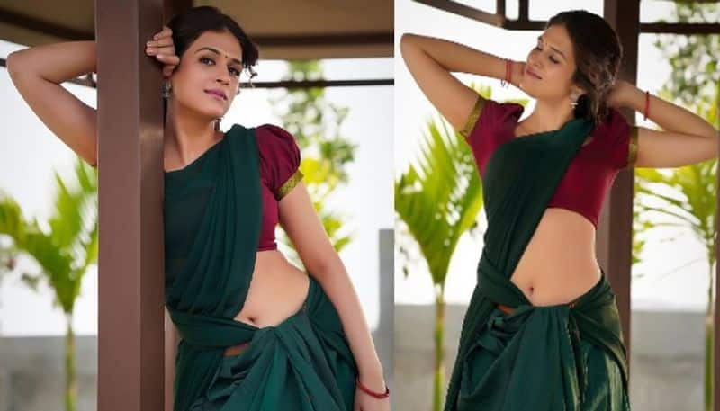 Actress Shraddha Das mindblowing glamour show in Half saree