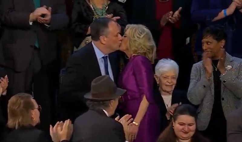 Jill Biden kisses Kamala Harris' husband lips: viral in US