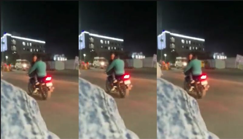 Rajasthan Couple romances on moving bike at Ajmer, police filed case aganist biker akb