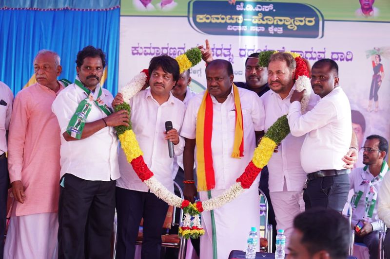 Former CM HD Kumaraswamy Slams On BJP Leaders At Uttara Kannada JDS Pancharatna Rathayatra gvd