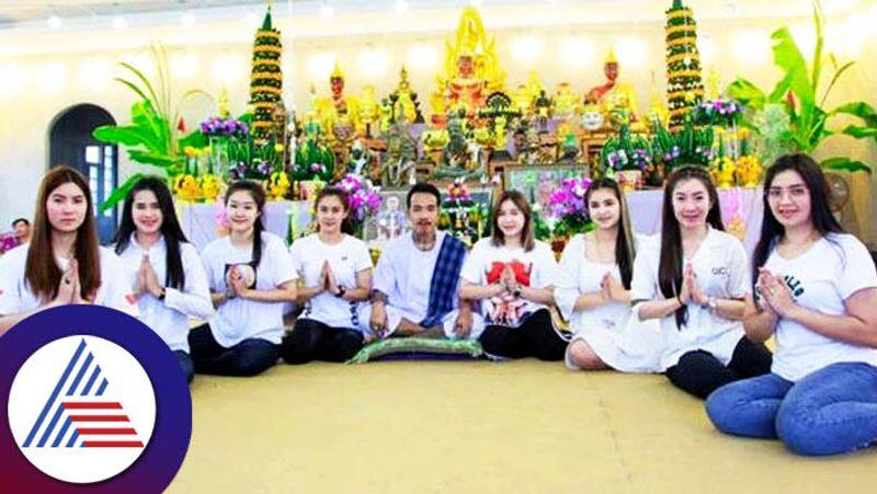 A man from Thailand lives with his 8 wives under one roof Vin