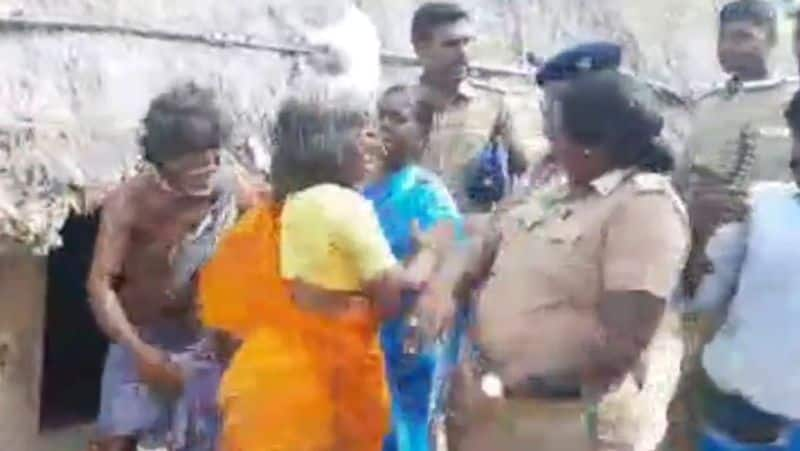 65 year old lady slaps lady constable in vilupuram