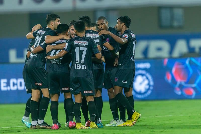 football Indian Super League 2022-23, OFC vs HFC: Hyderabad FC League Shield hopes fade as Odisha FC jumps back to 6th place-ayh