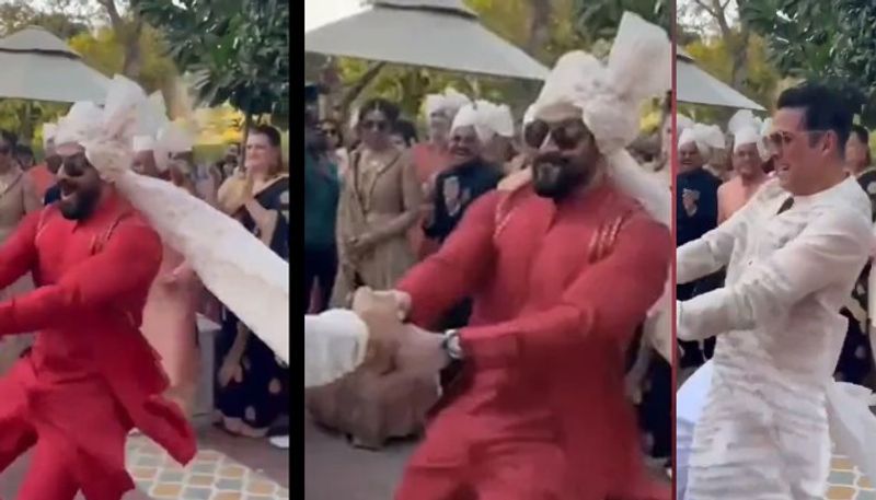 Akshay Kumar And Prithviraj Dance At Jaipur Wedding vvk