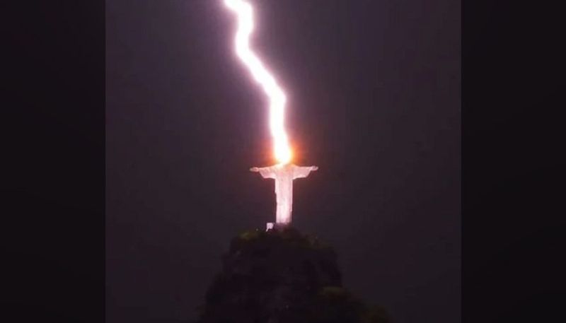 Lightning strikes Christ the Redeemer statue in Brazil's Rio de Janeiro; Internet in awe of viral images - adt 