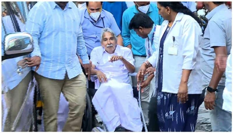 former Kerala Chief Minister Oommen Chandy passes away