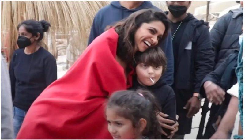 Deepika Padukone hugs Shah Rukh Khan's son AbRam in Pathaan shooting sgk