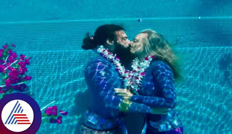 Couple kisses for 4 minutes 6 seconds underwater to set Guinness World Record Vin