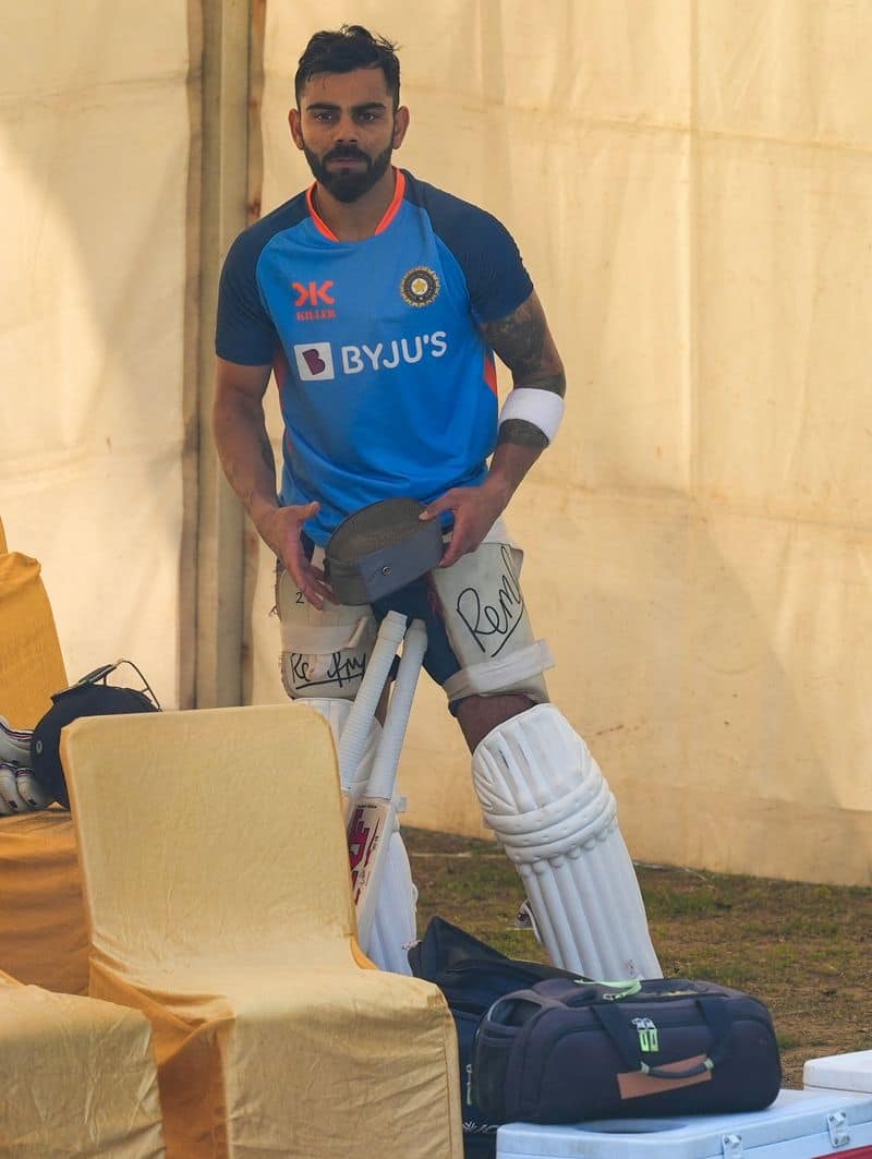 India vs Australia, IND vs AUS, Border-Gavaskar Trophy 2022-23, Delhi/2nd Test: Virat Kohli sweats out against spinners on a roughed-up track-ayh