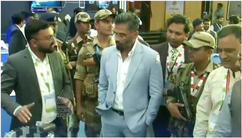 bollywood actor Suniel Shetty visits to Air Show in bengaluru sgk