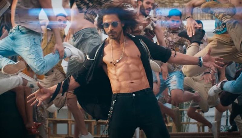 Jhoome Jo Pathaan BTS video is out, Siddharth Anand reveals Shah Rukh got 'coaxed' to show abs vma