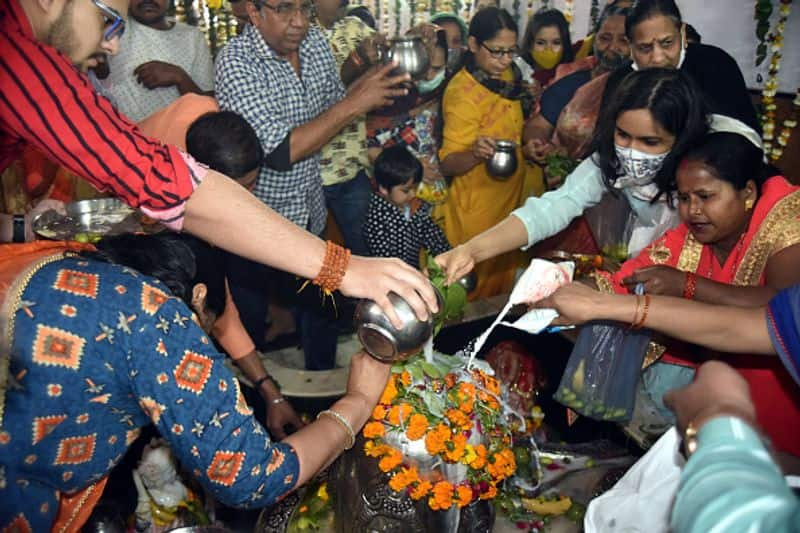 Mahashivratri 2023: How to offer 'Bel Patra', 'Jalabhishek', 'Kumkum' on shivling/Lord Shiva; know the correct way RBA