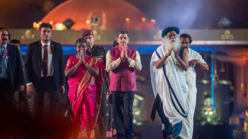 President Droupadi Murmu celebrates Shivratri with Sadhguru at isha mahashivratri 2023