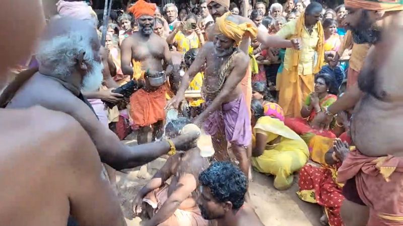 more than 300 devotees participated traditional temple festival in dindigul