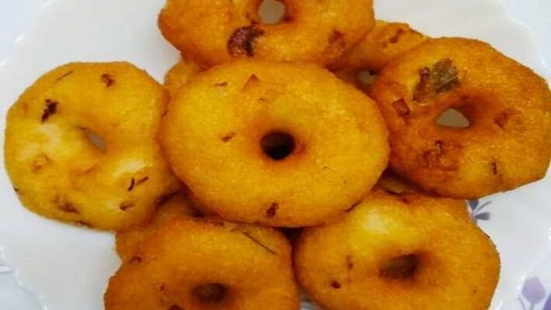 How to make Methu Vada by using Idly Batter in Tamil